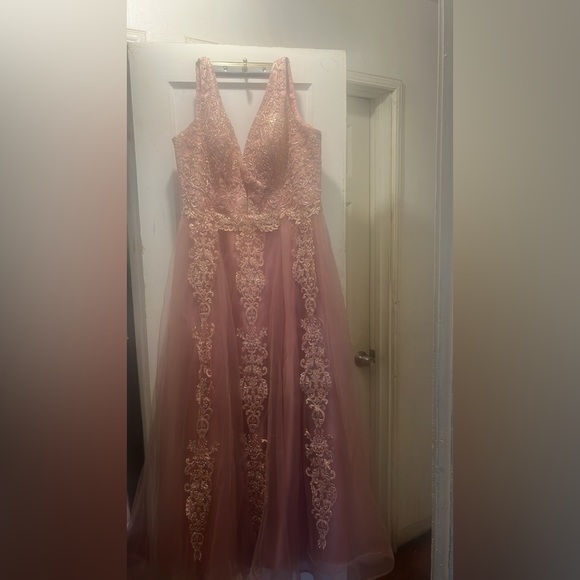 Only worn once - Picture 1 of 4